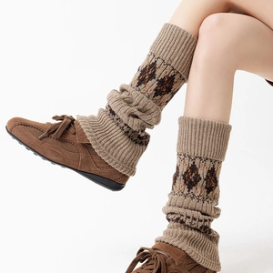 Retro khaki argyle knit leg warmers for women with warm vintage diamond pattern