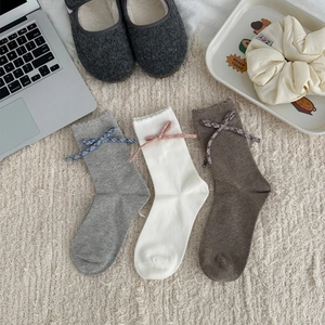 Trois paires de chaussettes mi-mollet japonaises avec volants et nœuds à carreaux