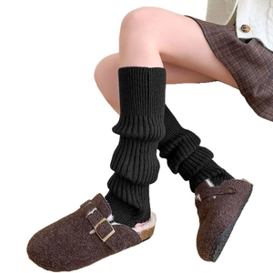 Jambières tricotées noires pour femmes avec rayures verticales et effet plissé mode