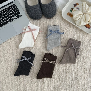 Cinq paires de chaussettes style coréen avec nœuds à carreaux et bords à volants