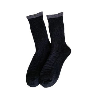 Thick knit thermal crew socks for women in black with grey contrast cuff