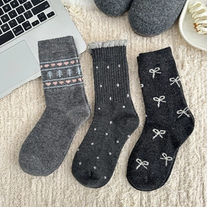 Three-pack thick winter socks featuring Fair Isle heart patterns and polka dots for warmth