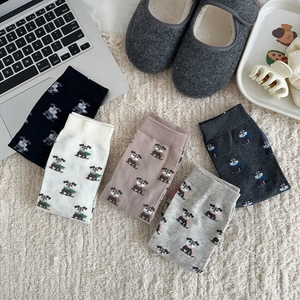 Lot de cinq paires de chaussettes japonaises à orteils séparés avec motif de chien