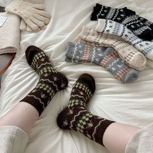 Calze di lana vintage Fair Isle per donna con motivi a rombi per autunno e inverno