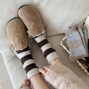 Sabots en daim marron avec boucle réglable et doublure en polaire chaude pour l'hiver