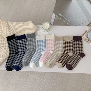 Women Plaid Mid-Calf Crew Socks Cotton Knit Breathable Sweat Absorbent Japanese Preppy Style Sweet Girls Checkered