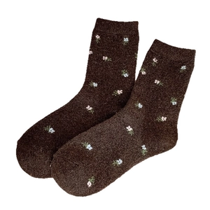 Retro floral pattern dark brown wool socks with thick thermal knit for winter warmth