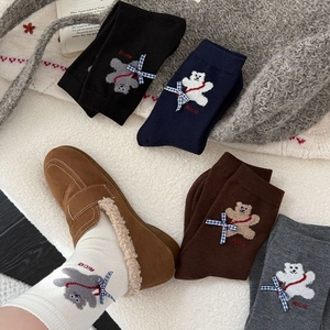 Detail of five-pair wool socks set with cute flocking bears and bowknots in various colors