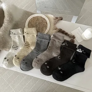 Women Cute Cartoon Cat Slouch Socks Wool Blend Thick Warm Mid-Tube Socks Japanese Style Animal Paw Pattern Winter Knit Socks