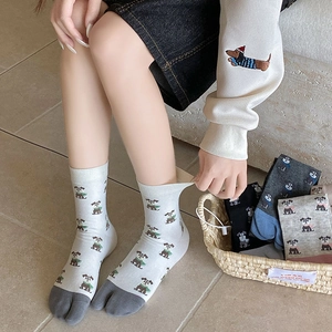 Japanese style cartoon puppy split-toe mid-calf socks for women in soft knit cotton