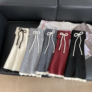 Jambières japonaises à lacets avec nœud en cinq couleurs et bords en tricot ondulé