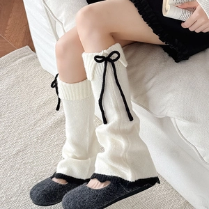 Jambières blanches tricotées style JK japonais avec nœuds noirs et bordure dentelle