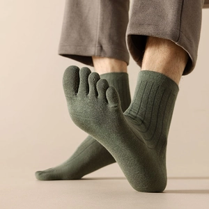 Detail of dark green ribbed toe socks for men showing the knit texture and split-toe fit