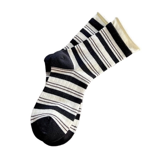 Calze a righe in cotone medio-alte con bordo arrotolato avorio e punta rinforzata