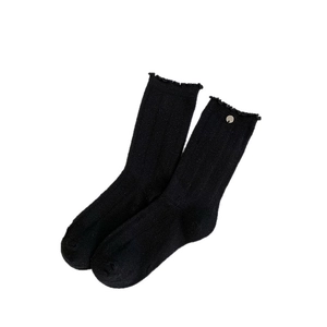 Vintage schwarze Socken mit Rüschenkante, Rippstrick und dekorativem Metallverschluss