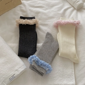Süße Wadenlange Socken Damen Baumwollmischung Rippstrick Mit Kunstpelz Plüschspitze Farblock Koreanischer Stil