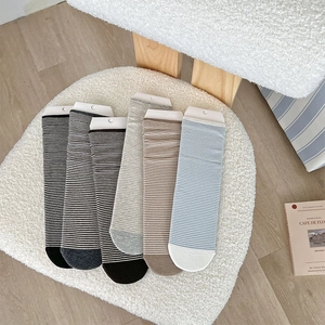 Women Cotton Blend Striped Crew Socks Japanese Preppy Style Breathable Sweat Absorbent Thin Horizontal Stripes Slouch Sock