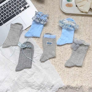 Chaussettes à carreaux bleus et gris avec dentelle et rubans doux pour femmes