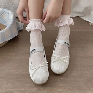Calze stile Lolita giapponese con pizzo e scarpe Mary Jane bianche per un look accademico