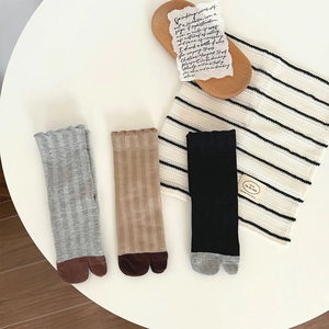 Japanese Style Cotton Ribbed Tabi Socks Women Color Block Two Toe Mid Calf Socks With Ruffle Edge Breathable Comfort