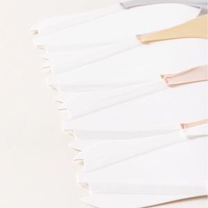 Vue détaillée de sangles élastiques pastel pour chaussettes tabi invisibles