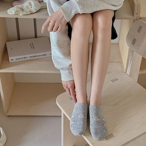 Women's low-cut breathable grey boat socks featuring a cute cartoon bear pattern
