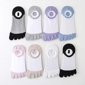 Breathable five-finger low-cut socks set in multiple colors with mesh glass silk and silicone grip