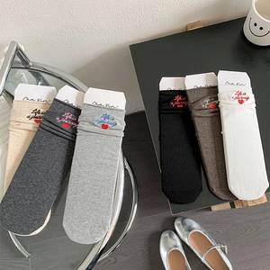 Women Crew Socks Cotton Letter Heart Embroidery Mid Tube Breathable Soft Korean Style Casual Hosiery