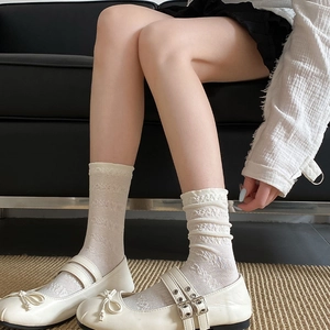 Chaussettes en dentelle blanche style japonais avec chaussures Mary Jane pour femme