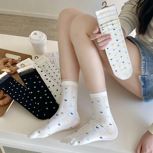 Chaussettes japonaises en dentelle avec motifs cœurs et pois en coton côtelé mi-longues