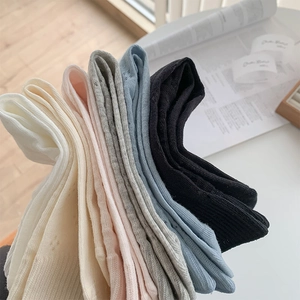 Detailed knit texture and hollow breathable holes on five-color ballet style socks