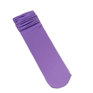 Chaussettes en velours côtelé violet avec design drapé et texture en tricot élastique