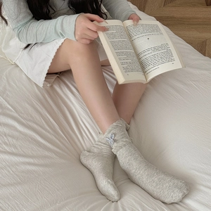 Sweet Korean style light grey socks with bow detail and double-layered ruffles