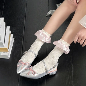 Chaussettes en dentelle Lolita avec bordure en soie rose et ballerines argentées