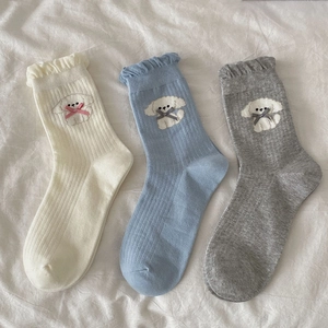 Detailed embroidery of cute puppies and ribbon bows on three-color cotton ruffled socks