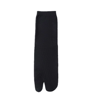Japanese style black cotton tabi socks with breathable split toe design for women