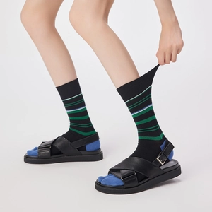 Japanese style striped split-toe cotton socks in black and blue with high elasticity