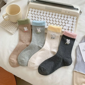 Chaussettes Mi-hautes Femme Coton Avec Revers En Fausse Fourrure Broderie Lapin Mignon Style Japonais Hiver Chaud