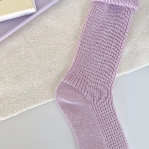 Detailed knit texture of light purple cotton blend thick winter socks in cream style