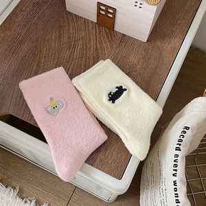 Chaussettes d'hiver épaisses et chaudes avec broderie chat et éléphant mignonne