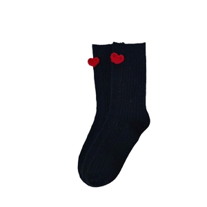 Chaussettes douces en laine noire pour femmes avec broderie cœur rouge pour l'hiver