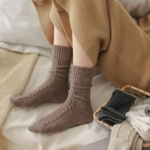 Thick cable knit crew socks for women in brown wool style for winter and autumn