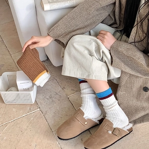 Chaussettes en laine style japonais avec rayures contrastées et texture maille chaude