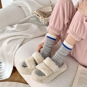 Chaussettes en laine épaisses et pantoufles en peluche à double bride pour l'hiver