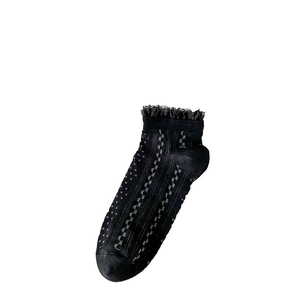 Chaussettes de cheville en dentelle noire avec motif ajouré pour femme de style japonais