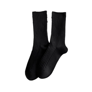 Klassische graue Baumwollsocken mit Rippenstrickmuster und bequemem elastischem Bund