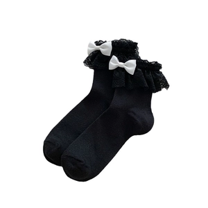 Chaussettes hautes Lolita noires avec bordure en dentelle et nœuds en satin blanc