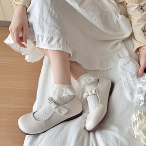 Chaussures Mary Jane blanc crème avec brides à volants et esthétique japonaise douce