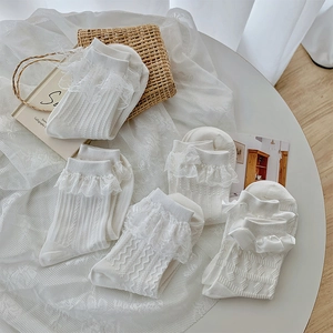 Lot de cinq paires de chaussettes blanches style Lolita avec dentelle et nœuds doux