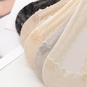 Socquettes invisibles en dentelle pour femmes en cinq couleurs avec texture en maille